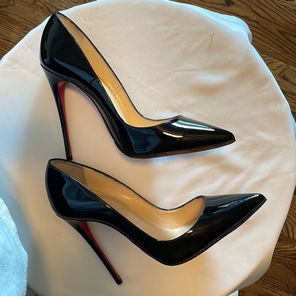 Christian Louboutin So Kate Pointed Toe Pump - Picture 7 of 9